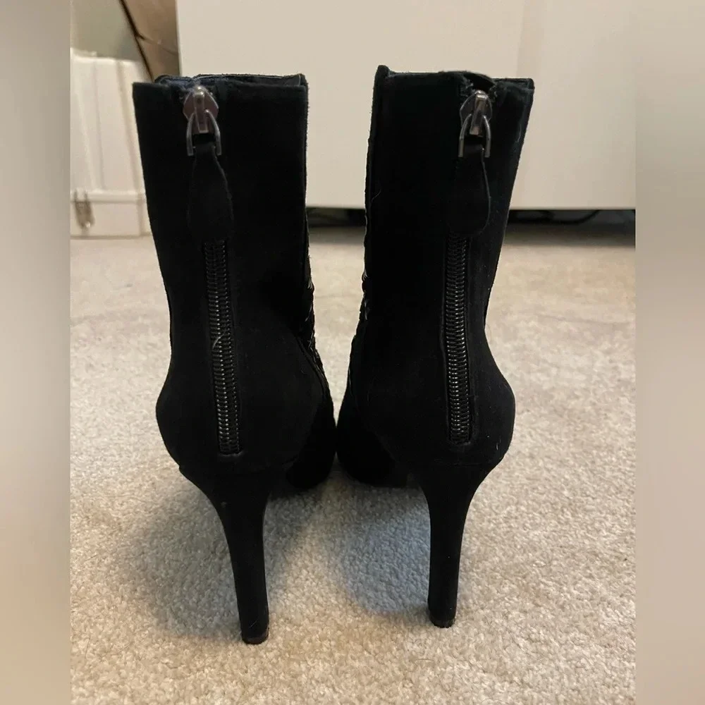 Lola Cruz Naknek Booties Black Suede Sz Eur 37/US 6